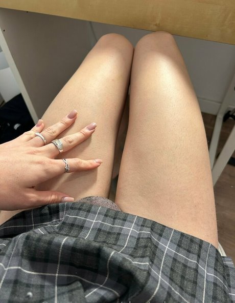 Naakte gelekte OnlyFans-foto van Shystudentagostina