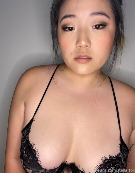 Naakte gelekte OnlyFans-foto van Stellafox