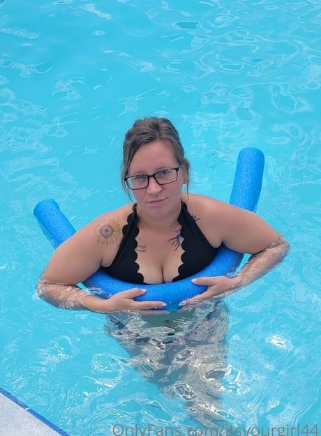 Naakte gelekte OnlyFans-foto van Itsyourgirl44