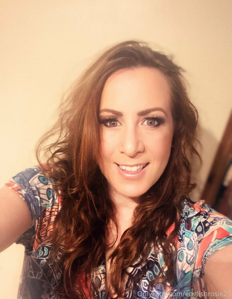 Naakte gelekte OnlyFans-foto van Englishrosie21