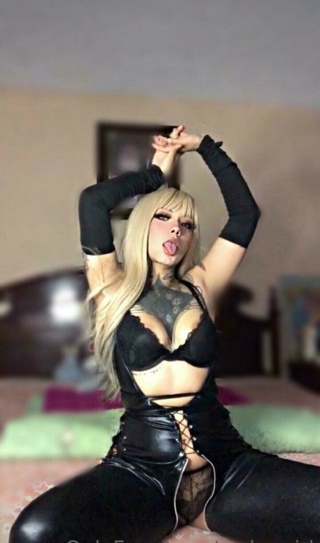 Naakte gelekte OnlyFans-foto van Sadoogirl