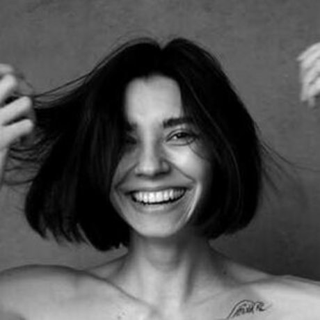 Naakte gelekte OnlyFans-foto van Irina Lozovaya