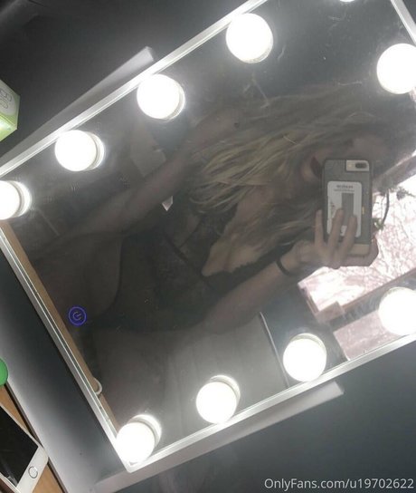 Naakte gelekte OnlyFans-foto van Wickedwildrose