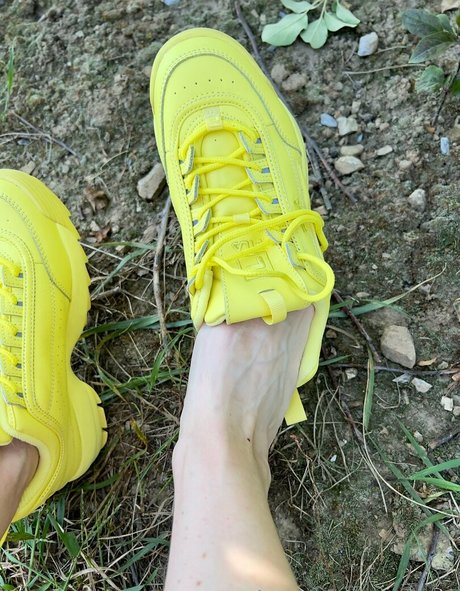 Naakte gelekte OnlyFans-foto van Jewelsfeetandtoes