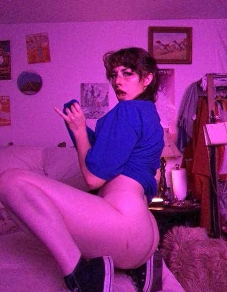 Naakte gelekte OnlyFans-foto van Theesavannawhitee