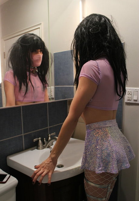 Naakte gelekte OnlyFans-foto van Tinysexilexi666