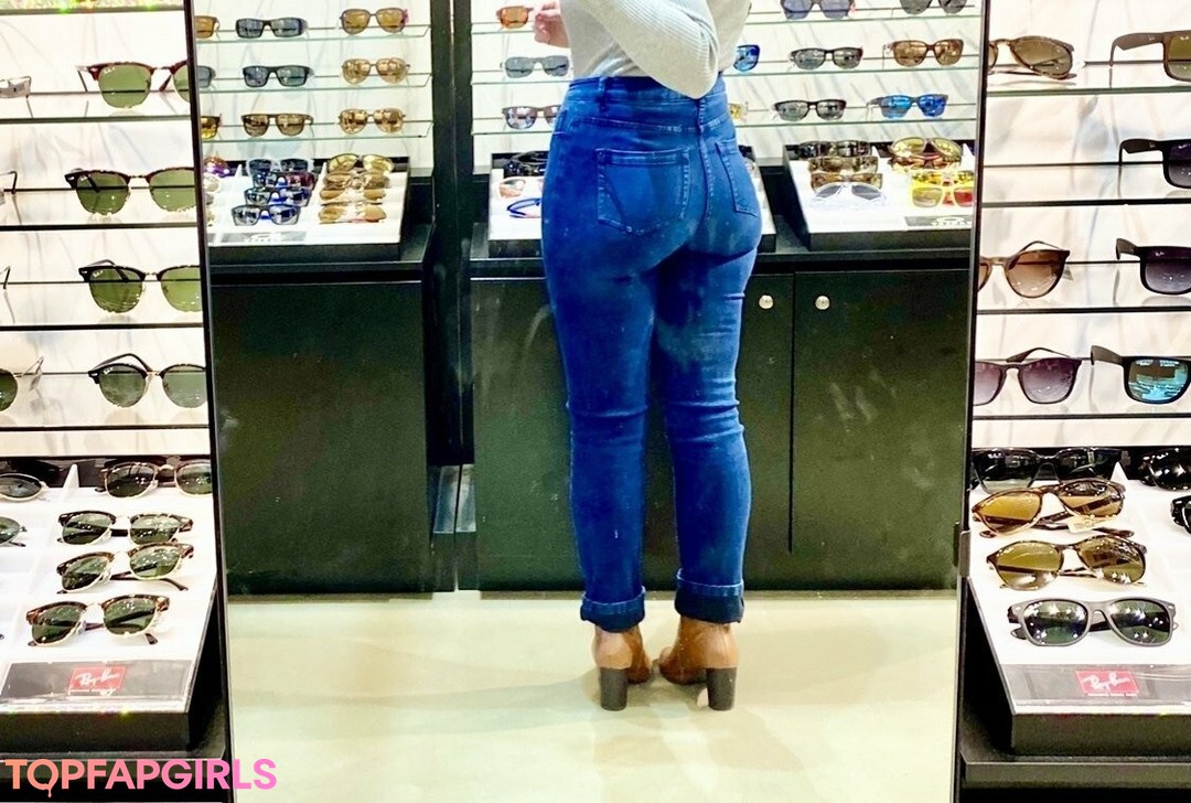 Naakte gelekte OnlyFans-foto van Tiahlicious #146 Naakte gelekte OnlyFans-foto van Tiahlicious #146