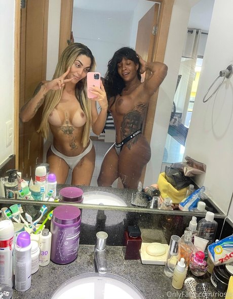 Naakte gelekte OnlyFans-foto van Riosts