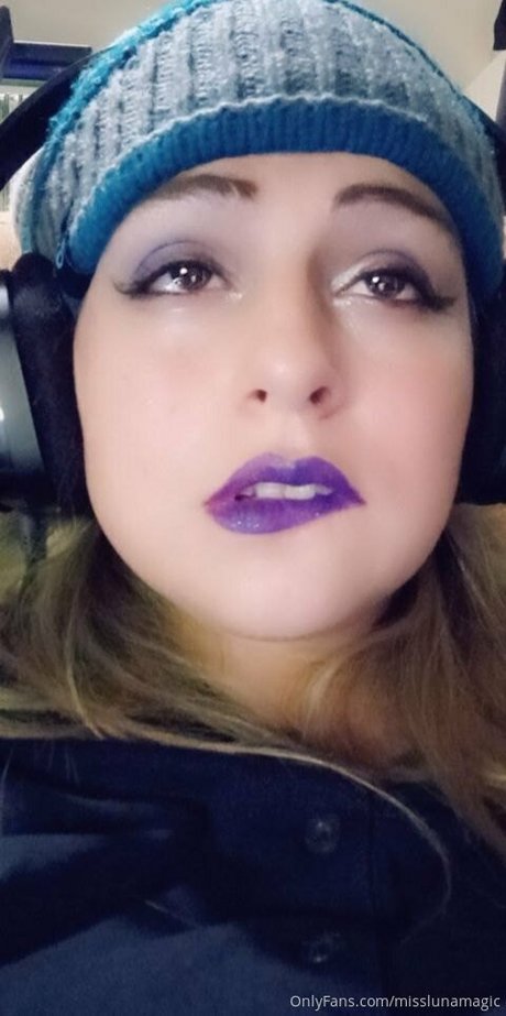 Naakte gelekte OnlyFans-foto van Misslunamagic