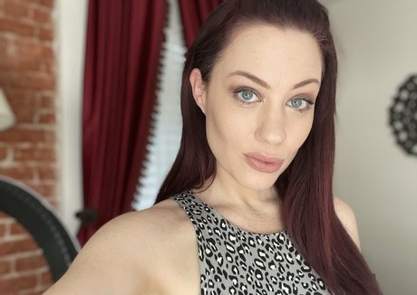 Naakte gelekte OnlyFans-foto van Cultofjess