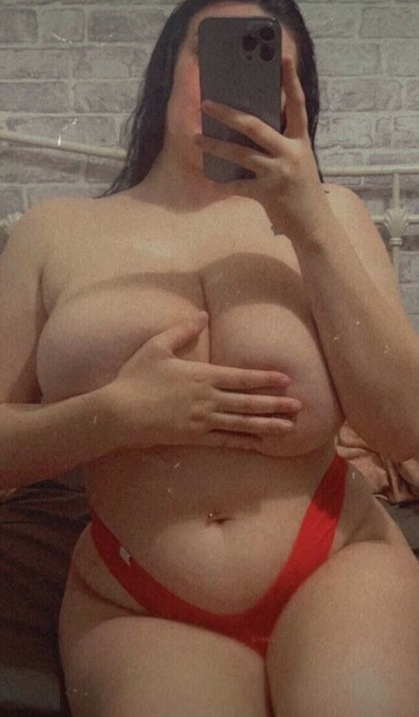 Naakte gelekte OnlyFans-foto van Chloe Whitham