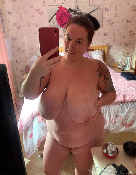 Naakte gelekte OnlyFans-foto van Misskcups