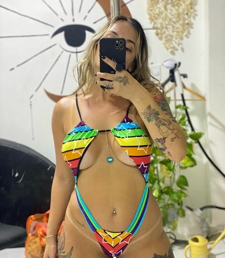 Naakte gelekte OnlyFans-foto van Sil Sexy Pole
