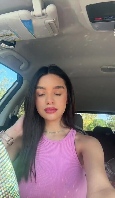Naakte gelekte OnlyFans-foto van Erika Morfin