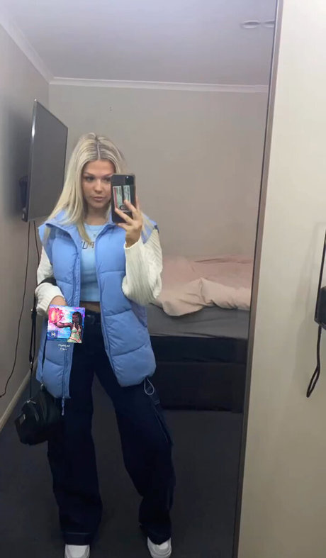 Naakte gelekte OnlyFans-foto van Chantelle A