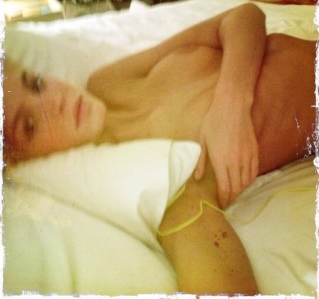 Naakte gelekte OnlyFans-foto van Erin Heatherton