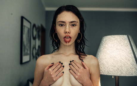 Naakte gelekte OnlyFans-foto van Daria Skrygina