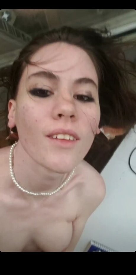 Naakte gelekte OnlyFans-foto van Raviry