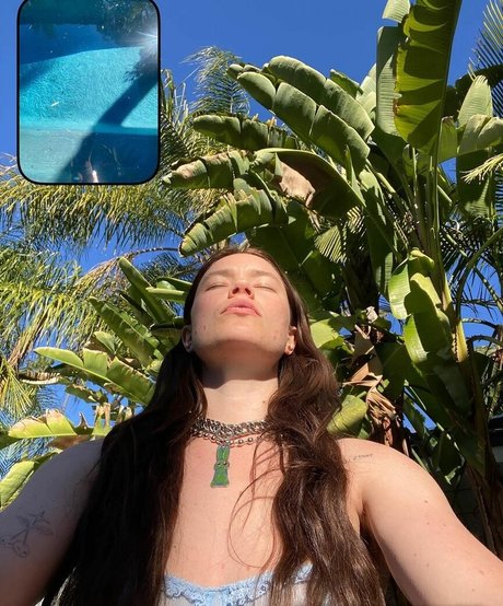 Naakte gelekte OnlyFans-foto van Rhian Teasdale