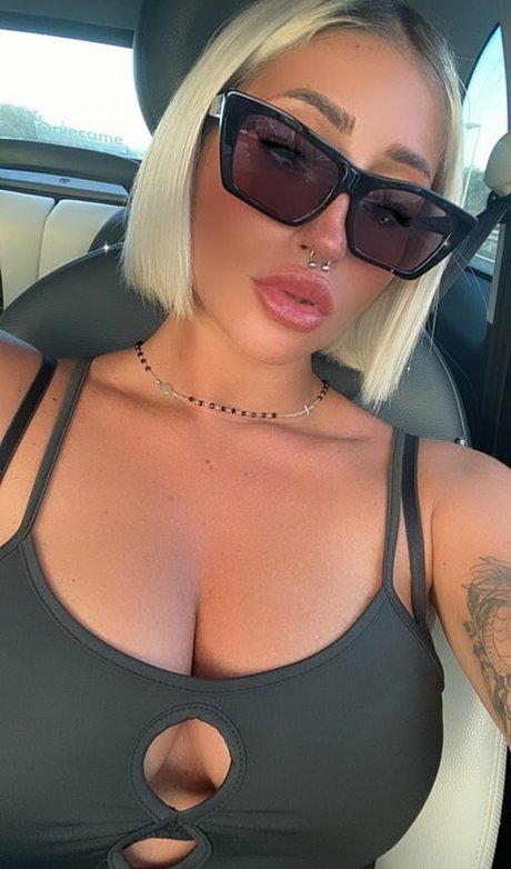 Naakte gelekte OnlyFans-foto van Enrica Mazza