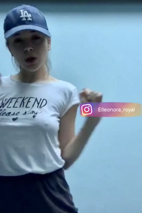 Naakte gelekte OnlyFans-foto van Elleonora Royal