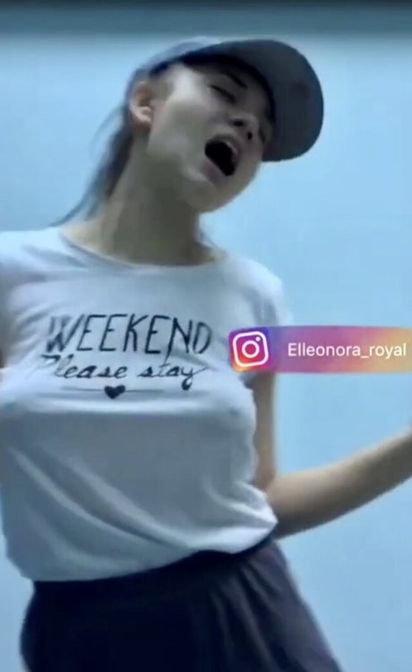 Naakte gelekte OnlyFans-foto van Elleonora Royal
