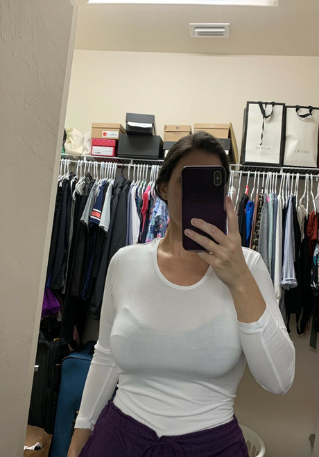 Naakte gelekte OnlyFans-foto van Sexy Wife