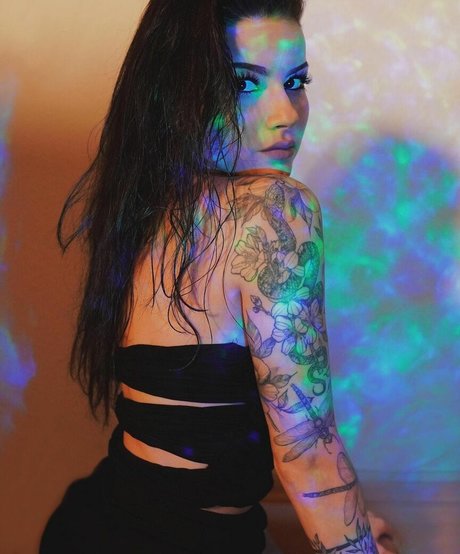 Naakte gelekte OnlyFans-foto van Ayliner