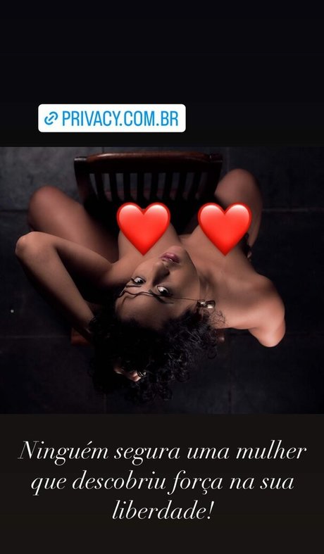 Naakte gelekte OnlyFans-foto van Vys