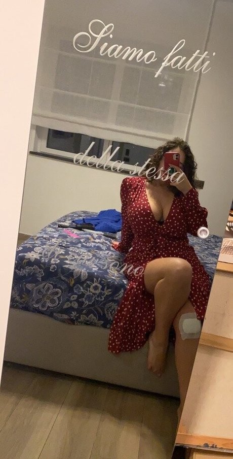 Naakte gelekte OnlyFans-foto van Fromrometonaples