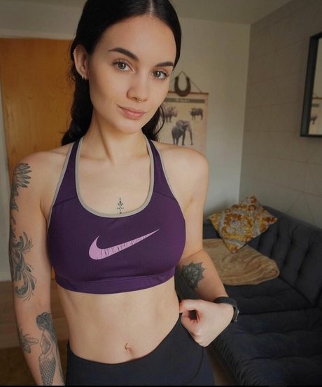 Naakte gelekte OnlyFans-foto van Sirenkahls