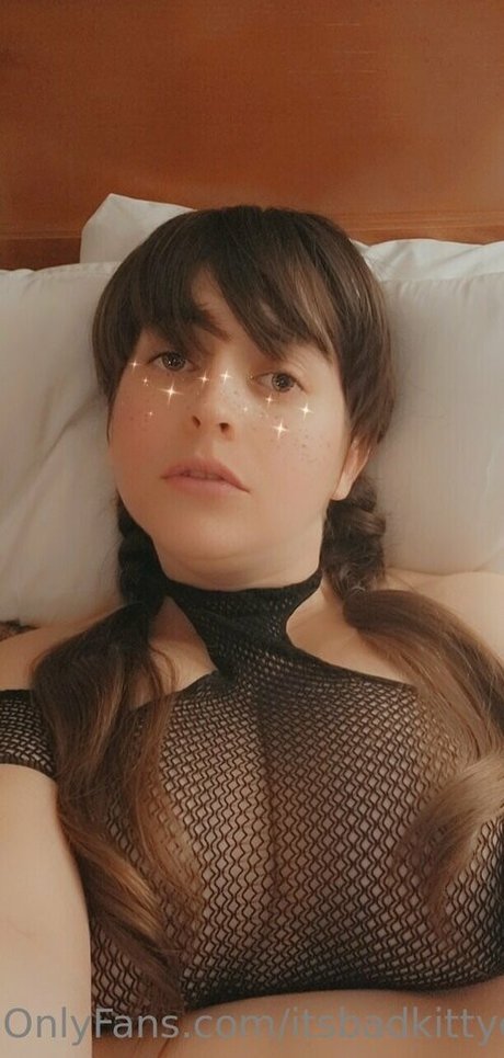 Naakte gelekte OnlyFans-foto van Itsbadkittyof