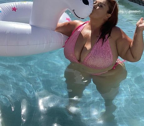 Naakte gelekte OnlyFans-foto van Sueann