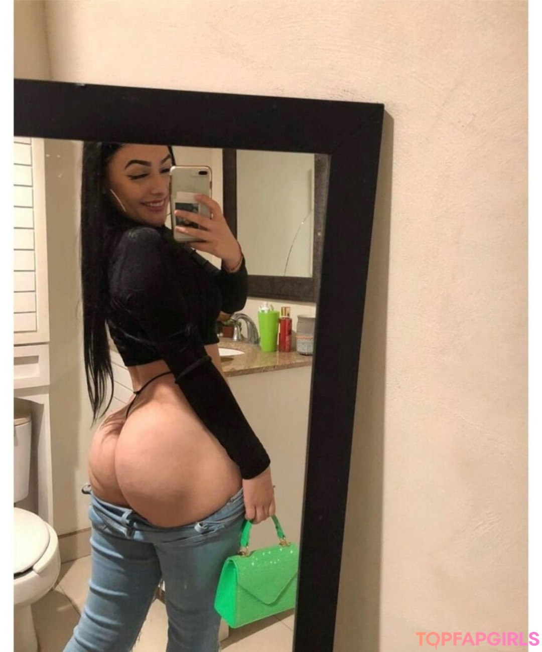 Naakte gelekte OnlyFans-foto van Diditafit #25 Naakte gelekte OnlyFans-foto van Diditafit #25