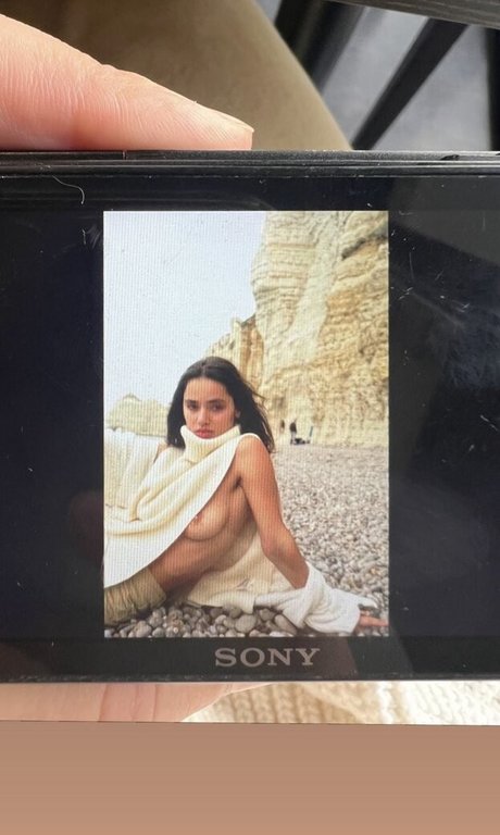 Naakte gelekte OnlyFans-foto van Amilaua