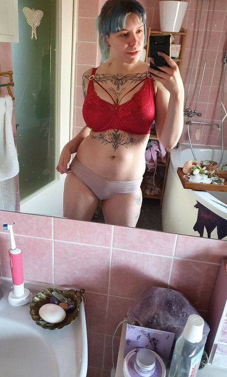 Naakte gelekte OnlyFans-foto van Softcorecosplay