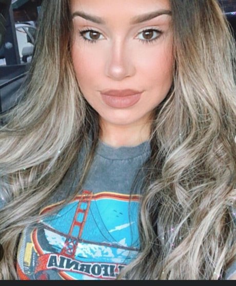 Naakte gelekte OnlyFans-foto van Badgallei