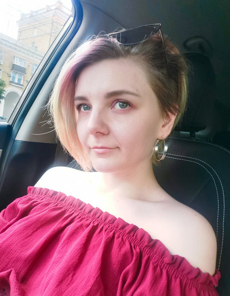 Naakte gelekte OnlyFans-foto van Atamasha