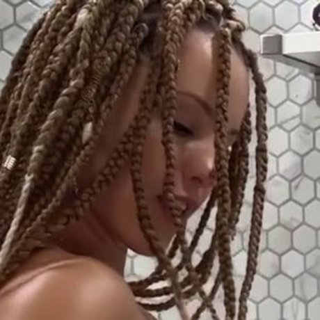 Naakte gelekte OnlyFans-foto van Theislandgirl