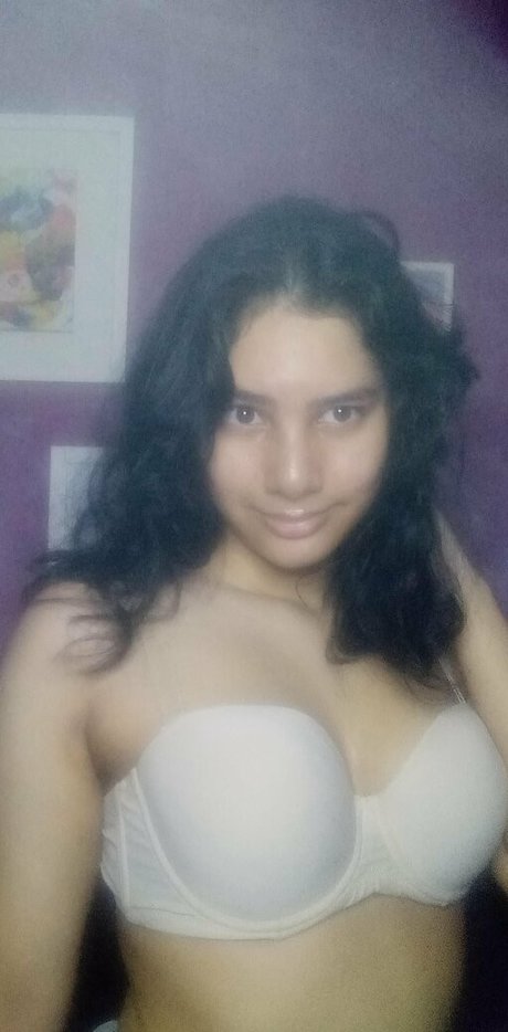 Naakte gelekte OnlyFans-foto van Themalaysiangirl