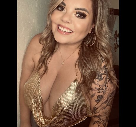 Lilly Zamora