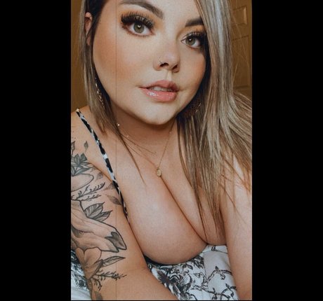 Lilly Zamora