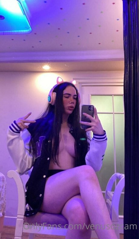 Naakte gelekte OnlyFans-foto van Venusozcam