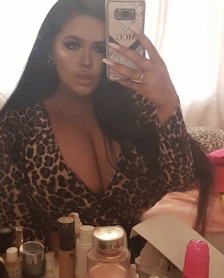 Naakte gelekte OnlyFans-foto van Megan Carys Gomer