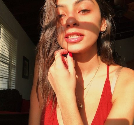 Naakte gelekte OnlyFans-foto van Antoenella