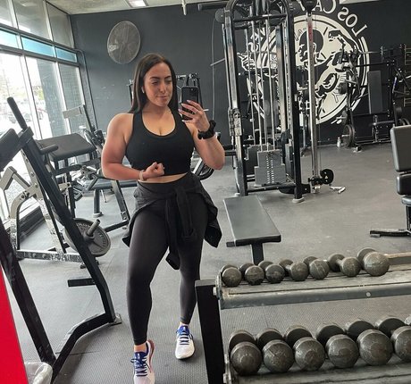 Naakte gelekte OnlyFans-foto van Sydney Martichuski
