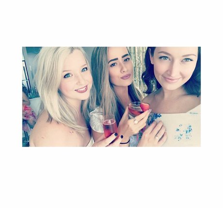 Naakte gelekte OnlyFans-foto van Kathryn