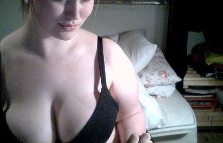Naakte gelekte OnlyFans-foto van Otoni Ogni