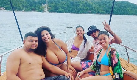 Naakte gelekte OnlyFans-foto van Mayla Coimbra