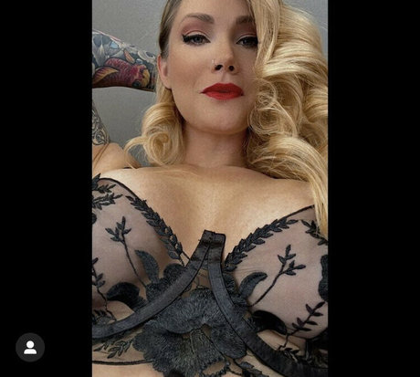 Naakte gelekte OnlyFans-foto van Anchorladybree